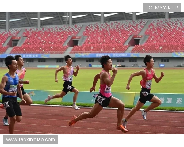 甘肃省第六届中学生运动会田径比赛激情开赛 陇原少年雨中角逐青春速度与力量 甘肃省第六届中学生运动会田径比赛激情开赛 陇原少年雨中角逐青春速度与力量